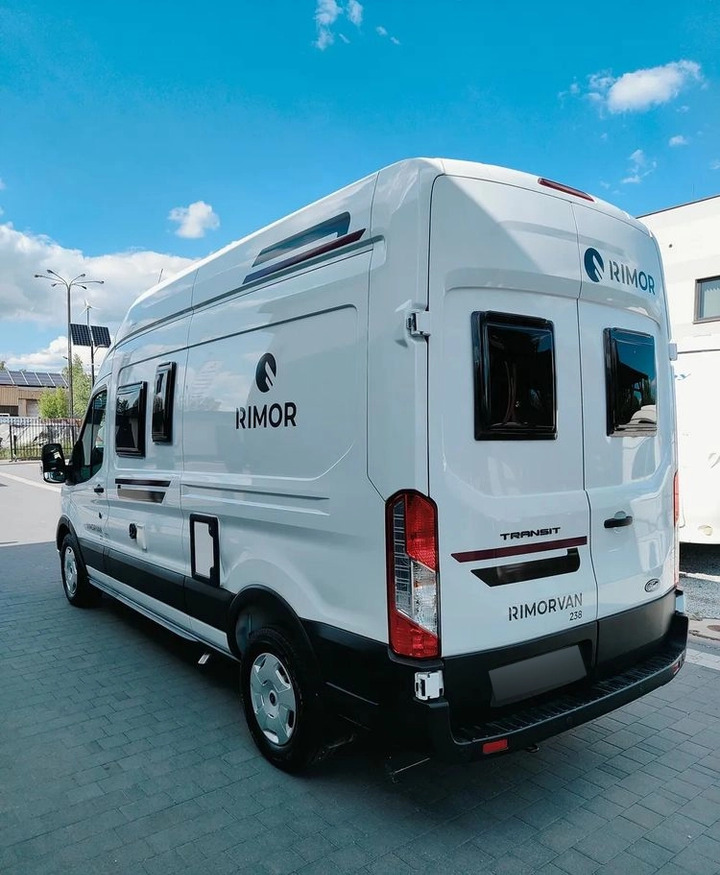 FORD Rimor NEW Ford Van 238 Truma Diesel Roller Shutters Remis AUTOMAT - Kempingautó: 4 kép. FORD Rimor NEW Ford Van 238 Truma Diesel Roller Shutters Remis AUTOMAT - Kempingautó: 4 kép.