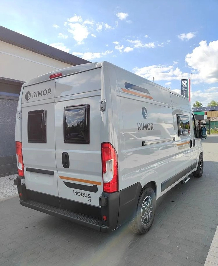 Fiat Ducato Rimor Horus 45 NEW AUTOMAT Grau Truma Diesel Lampen FULL LED 4-Sitzer - Kempingautó: 5 kép. Fiat Ducato Rimor Horus 45 NEW AUTOMAT Grau Truma Diesel Lampen FULL LED 4-Sitzer - Kempingautó: 5 kép.