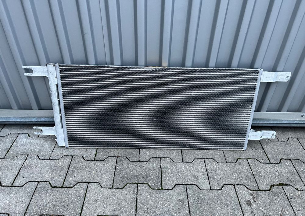 Chłodnica klimatyzacji Scania R S Super NGS skraplacz - Hűtőrendszer - Teherautó: 2 kép. Chłodnica klimatyzacji Scania R S Super NGS skraplacz - Hűtőrendszer - Teherautó: 2 kép.