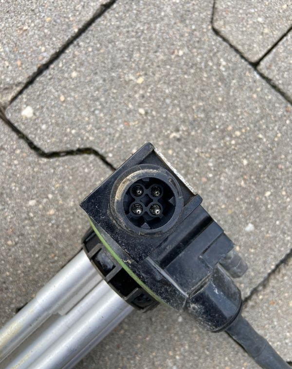 Czujnik poziomu paliwa Iveco Stralis smok ssak - Érzékelő - Teherautó: 3 kép. Czujnik poziomu paliwa Iveco Stralis smok ssak - Érzékelő - Teherautó: 3 kép.