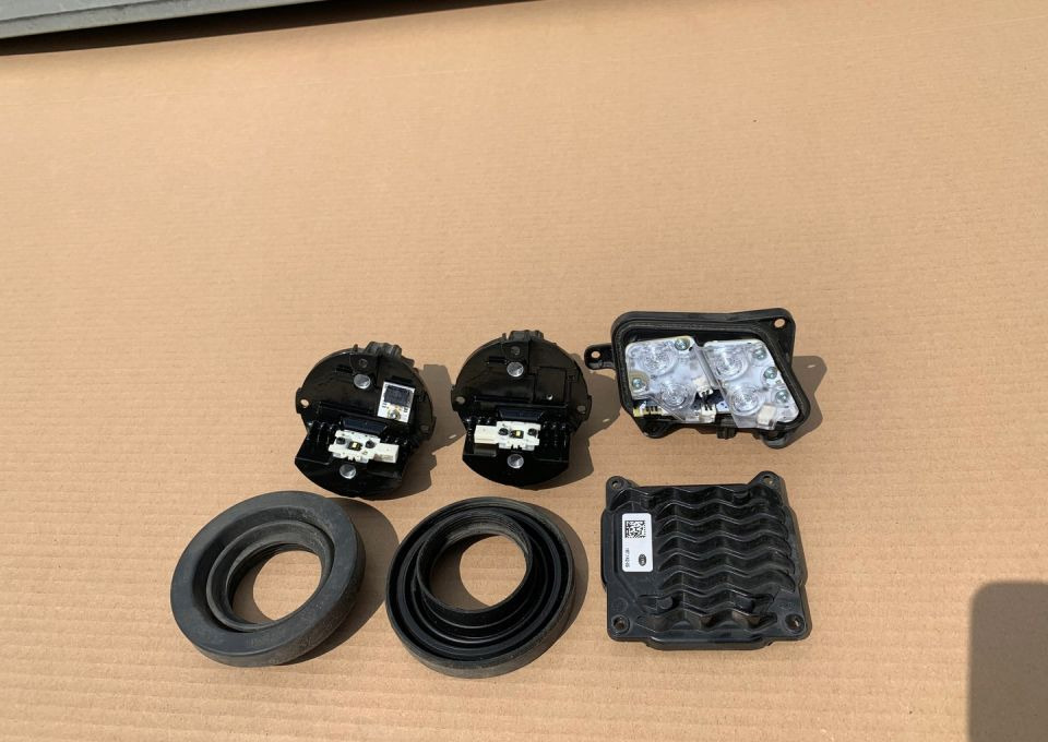 DAF XF euro 6 106 przetwornica LED sterownik lampa - Lámpá/ Világítás - Teherautó: 1 kép. DAF XF euro 6 106 przetwornica LED sterownik lampa - Lámpá/ Világítás - Teherautó: 1 kép.