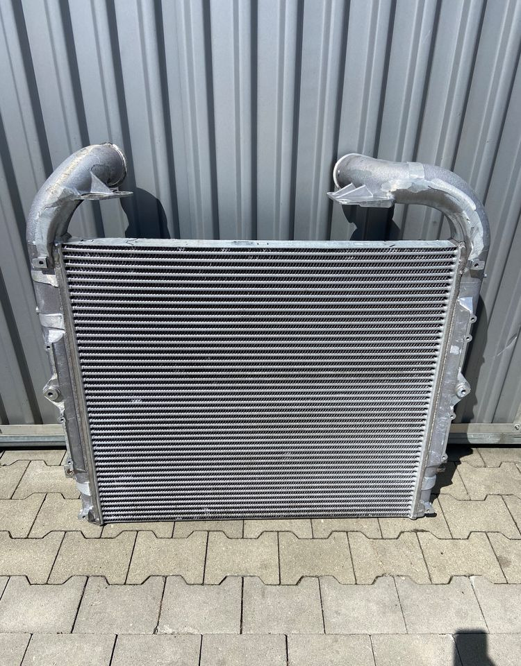 Intercooler Scania G euro 6 chłodnica powietrza 1902444 - Köztes hűtő - Teherautó: 2 kép. Intercooler Scania G euro 6 chłodnica powietrza 1902444 - Köztes hűtő - Teherautó: 2 kép.