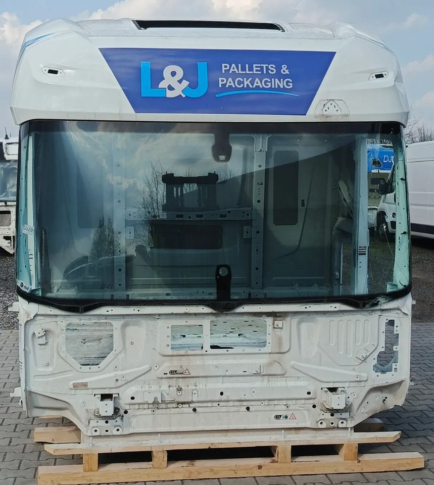 KABINA DAF XF XG NOWY MODEL 2023R - Karosszéria és külső: 1 kép. KABINA DAF XF XG NOWY MODEL 2023R - Karosszéria és külső: 1 kép.