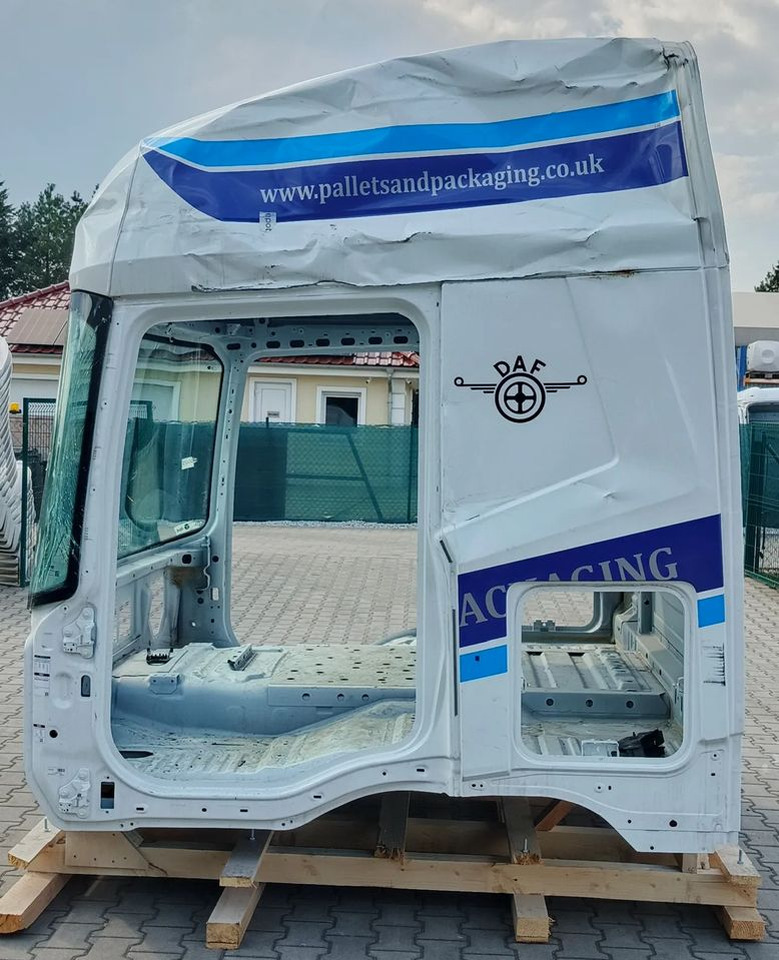 KABINA DAF XF XG NOWY MODEL 2023R - Karosszéria és külső: 4 kép. KABINA DAF XF XG NOWY MODEL 2023R - Karosszéria és külső: 4 kép.