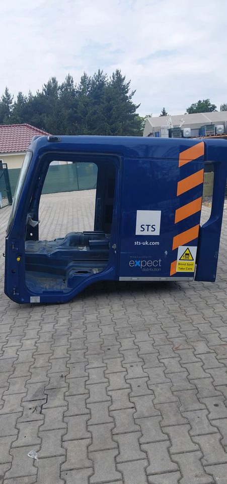 KABINA VOLVO FL 2022R - Fülke - Teherautó: 3 kép. KABINA VOLVO FL 2022R - Fülke - Teherautó: 3 kép.