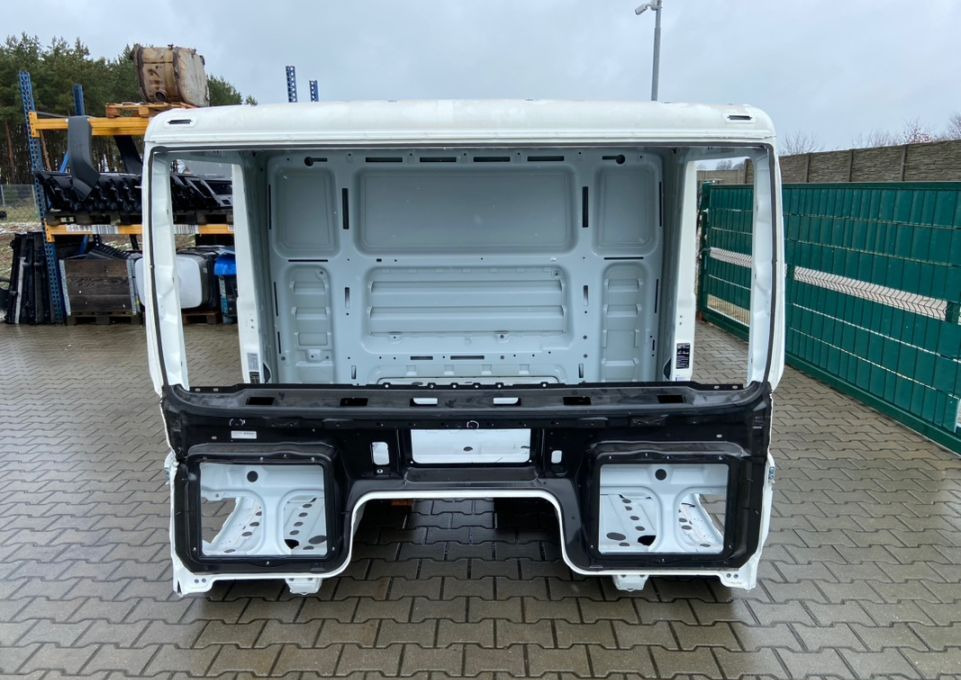 Kabina MAN TGL nowy model TGL3 2022 - Fülke - Teherautó: 1 kép. Kabina MAN TGL nowy model TGL3 2022 - Fülke - Teherautó: 1 kép.