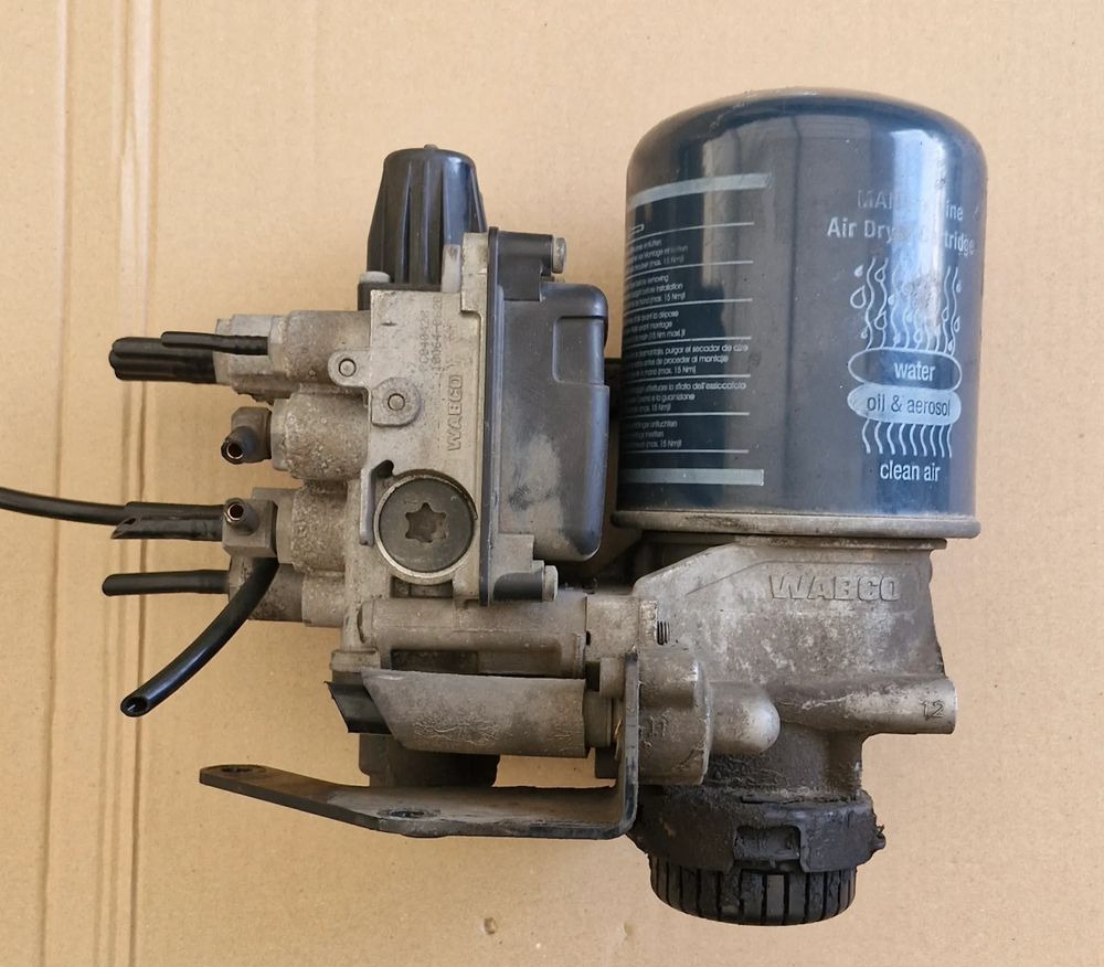 MAN TG3 TGX APS OSUSZACZ POWIETRZA 81.AC216-9110 - Kompresszor, sűrített levegő rendszer - Teherautó: 1 kép. MAN TG3 TGX APS OSUSZACZ POWIETRZA 81.AC216-9110 - Kompresszor, sűrített levegő rendszer - Teherautó: 1 kép.