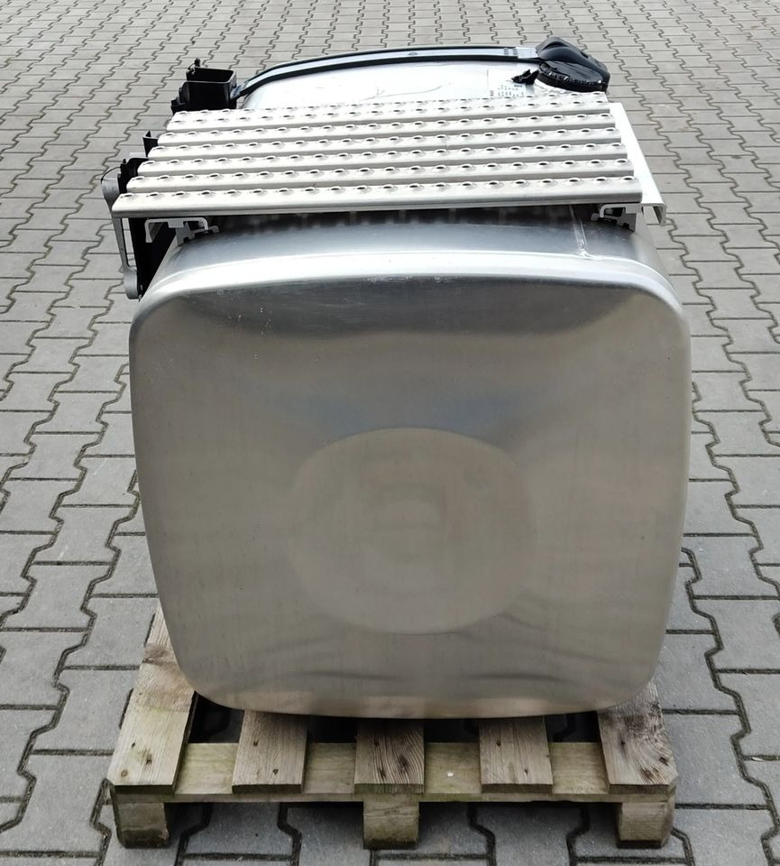 MAN TG3 TGX TGS ZBIORNIK PALIWA KOMPLETNY 460L NOWY - Üzemanyag tartály - Teherautó: 3 kép. MAN TG3 TGX TGS ZBIORNIK PALIWA KOMPLETNY 460L NOWY - Üzemanyag tartály - Teherautó: 3 kép.