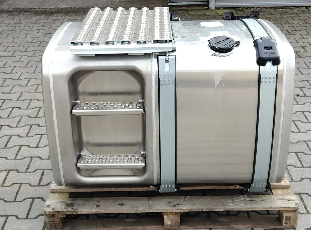 MAN TG3 TGX TGS ZBIORNIK PALIWA KOMPLETNY 460L NOWY - Üzemanyag tartály - Teherautó: 1 kép. MAN TG3 TGX TGS ZBIORNIK PALIWA KOMPLETNY 460L NOWY - Üzemanyag tartály - Teherautó: 1 kép.