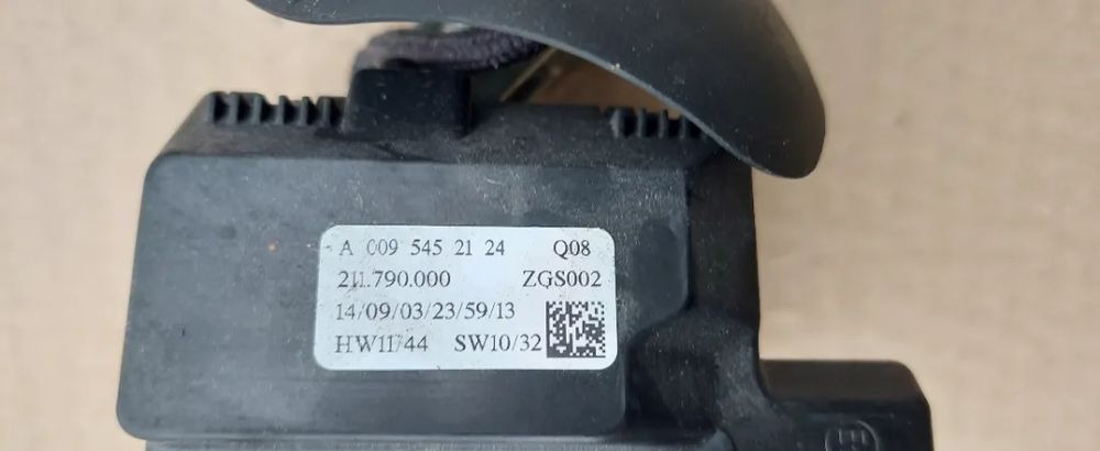 MERCEDES ACTROS MP4 MANETKA ZMIANY BIEGÓW - Sebességváltó kar - Teherautó: 2 kép. MERCEDES ACTROS MP4 MANETKA ZMIANY BIEGÓW - Sebességváltó kar - Teherautó: 2 kép.