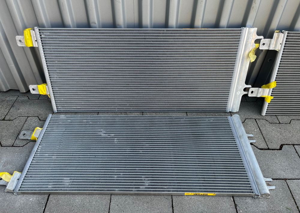 NOWA Chłodnica klimatyzacji MAN TG3 TGX TGS nowy model skraplacz - Kondenzátor - Teherautó: 1 kép. NOWA Chłodnica klimatyzacji MAN TG3 TGX TGS nowy model skraplacz - Kondenzátor - Teherautó: 1 kép.