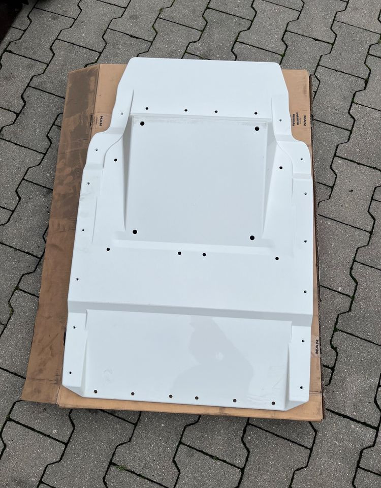 NOWY Błotnik MAN TGX euro 6 chlapacz biały - Sárvédő - Teherautó: 1 kép. NOWY Błotnik MAN TGX euro 6 chlapacz biały - Sárvédő - Teherautó: 1 kép.