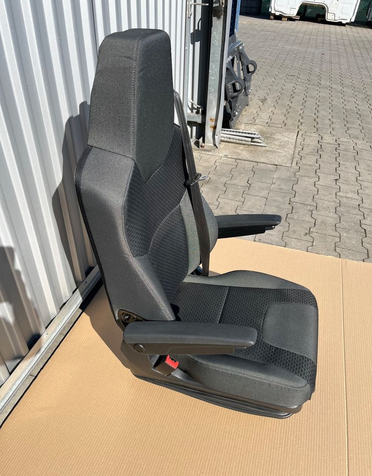 NOWY Fotel kierowcy MAN TG3 TGX nowy model siedzenie lewe - Ülés - Teherautó: 3 kép. NOWY Fotel kierowcy MAN TG3 TGX nowy model siedzenie lewe - Ülés - Teherautó: 3 kép.