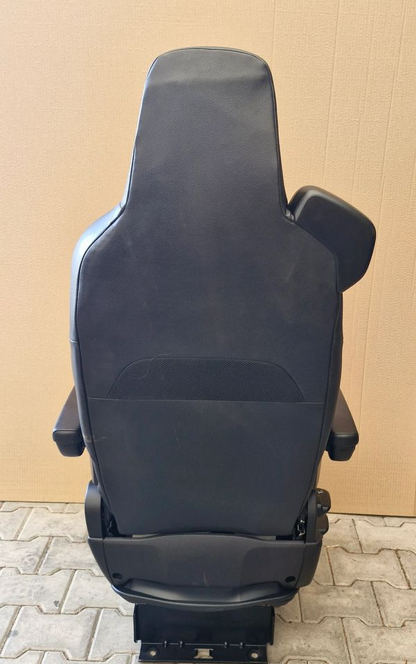 SCANIA R S FOTEL PASAŻERA - Ülés: 2 kép. SCANIA R S FOTEL PASAŻERA - Ülés: 2 kép.