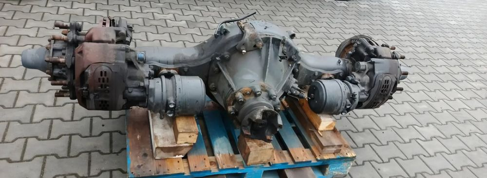 SCANIA R S MOST TYLNY KOMPLETNY DYFERENCJAŁ R753 2.35 2823222 - Hátsó tengely - Teherautó: 1 kép. SCANIA R S MOST TYLNY KOMPLETNY DYFERENCJAŁ R753 2.35 2823222 - Hátsó tengely - Teherautó: 1 kép.