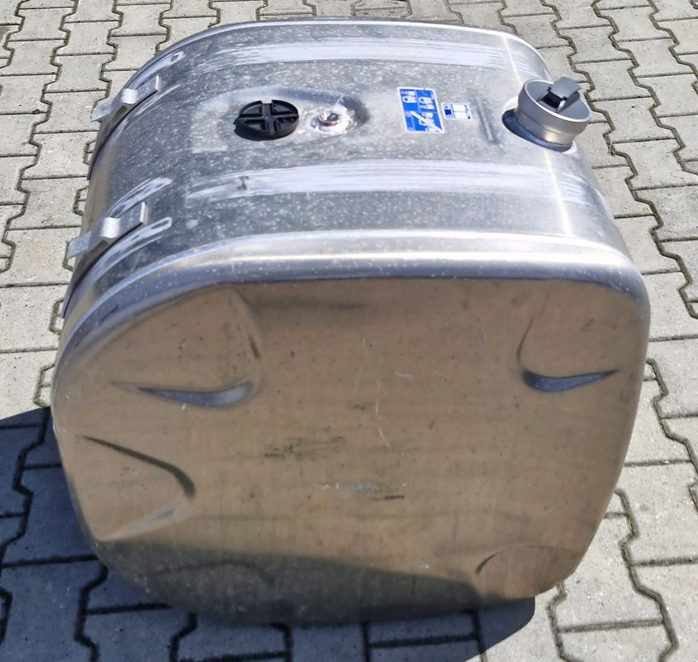 SCANIA R S ZBIORNIK PALIWA 200L NOWY - Üzemanyagrendszer: 4 kép. SCANIA R S ZBIORNIK PALIWA 200L NOWY - Üzemanyagrendszer: 4 kép.
