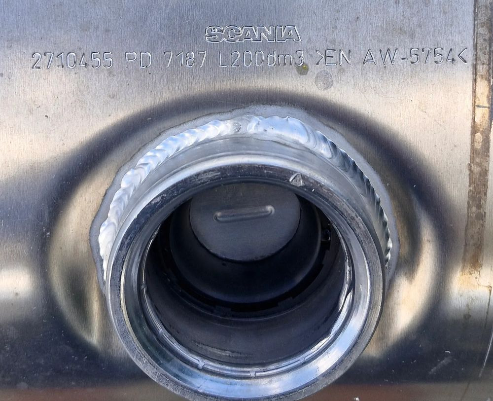 SCANIA R S ZBIORNIK PALIWA 200L NOWY - Üzemanyagrendszer: 3 kép. SCANIA R S ZBIORNIK PALIWA 200L NOWY - Üzemanyagrendszer: 3 kép.