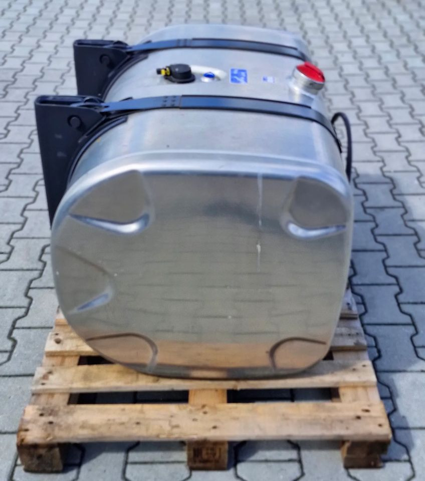 SCANIA R S ZBIORNIK PALIWA 395L NOWY - Üzemanyag tartály - Teherautó: 3 kép. SCANIA R S ZBIORNIK PALIWA 395L NOWY - Üzemanyag tartály - Teherautó: 3 kép.