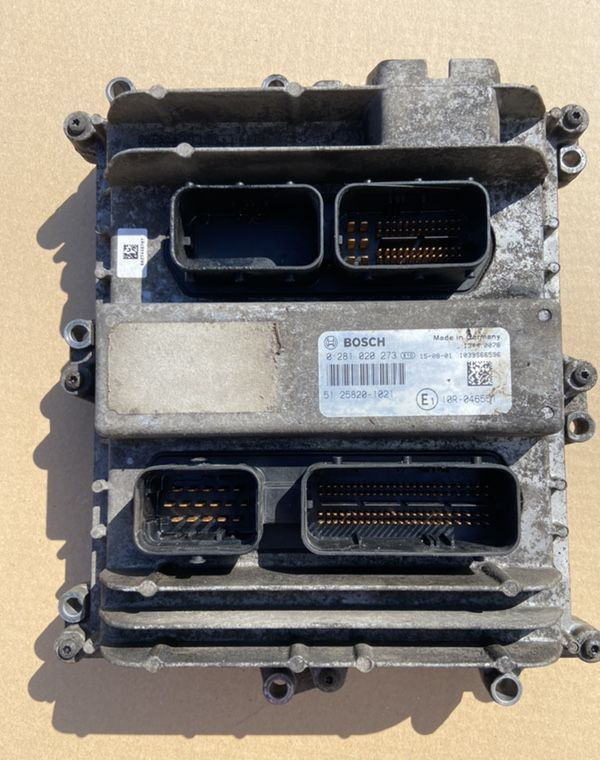 Sterownik silnika EDC MAN TGX TGS euro 6 komputer - ECU - Teherautó: 2 kép. Sterownik silnika EDC MAN TGX TGS euro 6 komputer - ECU - Teherautó: 2 kép.