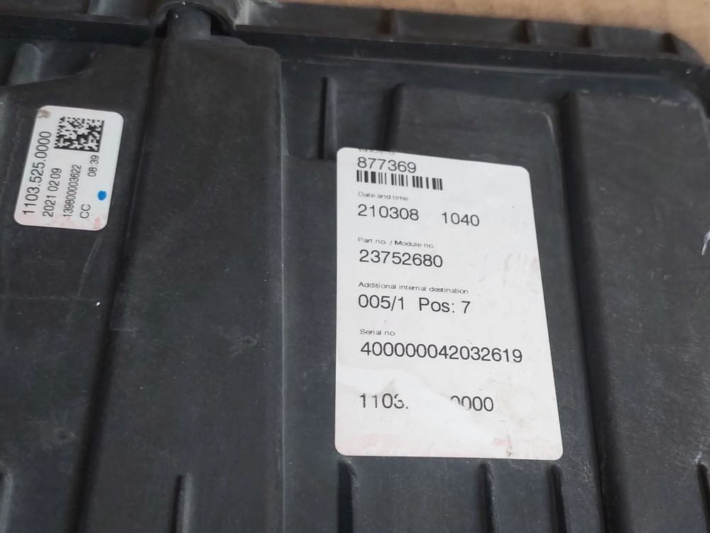 VOLVO FH 5 LAMPA PRZEDNIA FULL LED - Fényszóró - Teherautó: 3 kép. VOLVO FH 5 LAMPA PRZEDNIA FULL LED - Fényszóró - Teherautó: 3 kép.