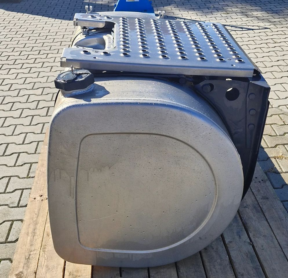 VOLVO FH4 FH5 RENAULT GAMA T ZBIORNIK PALIWA 480L - Üzemanyag tartály - Teherautó: 2 kép. VOLVO FH4 FH5 RENAULT GAMA T ZBIORNIK PALIWA 480L - Üzemanyag tartály - Teherautó: 2 kép.