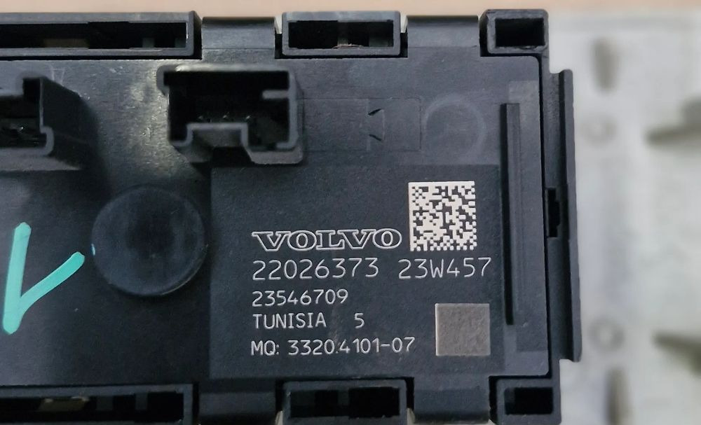 VOLVO FH5 FM5 PANEL STEROWANIA PRZYCISKI GUZIKI - Fülke és belső tér: 2 kép. VOLVO FH5 FM5 PANEL STEROWANIA PRZYCISKI GUZIKI - Fülke és belső tér: 2 kép.