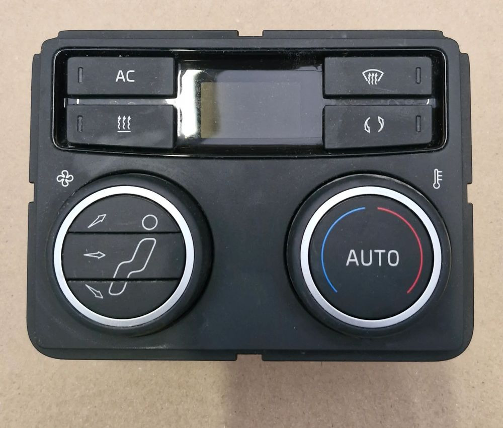 VOLVO FH5 FM5 PANEL STEROWNIK NAWIEWU KLIMATYZACJI 22711933 - Fülke és belső tér: 1 kép. VOLVO FH5 FM5 PANEL STEROWNIK NAWIEWU KLIMATYZACJI 22711933 - Fülke és belső tér: 1 kép.