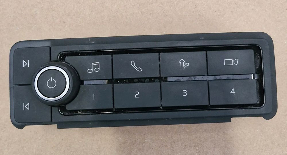 VOLVO FH5 FM5 PANEL STEROWNIK RADIA TELEFONU 23562125 - Fülke és belső tér: 1 kép. VOLVO FH5 FM5 PANEL STEROWNIK RADIA TELEFONU 23562125 - Fülke és belső tér: 1 kép.