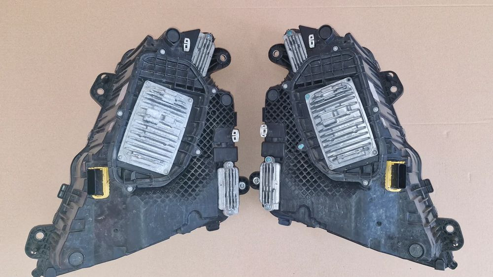 VOLVO FH5 LAMPA PRZEDNIA FULL LED 23752680 23752678 24056515 - Fényszóró - Teherautó: 2 kép. VOLVO FH5 LAMPA PRZEDNIA FULL LED 23752680 23752678 24056515 - Fényszóró - Teherautó: 2 kép.