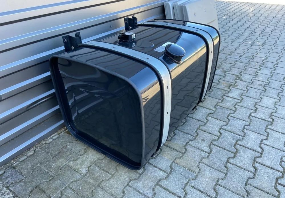 ZBIORNIK PALIWA 400L MAN TGX TGS TG3 NOWY - Üzemanyag tartály - Teherautó: 2 kép. ZBIORNIK PALIWA 400L MAN TGX TGS TG3 NOWY - Üzemanyag tartály - Teherautó: 2 kép.
