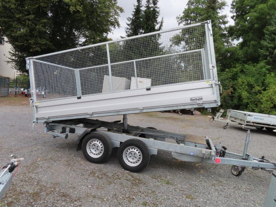 Böckmann DK-AL 3718/35 P PKW Anhänger Dreiseitenkipper 3,5 to. - Pótkocsi billenőplatós: 1 kép. Böckmann DK-AL 3718/35 P PKW Anhänger Dreiseitenkipper 3,5 to. - Pótkocsi billenőplatós: 1 kép.
