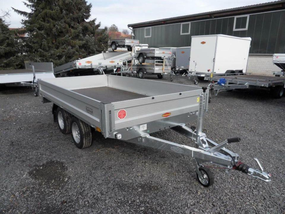 Böckmann PKW Anhänger 2,7t Hochlader niedrige Ladehöhe - Platós pótkocsi: 2 kép. Böckmann PKW Anhänger 2,7t Hochlader niedrige Ladehöhe - Platós pótkocsi: 2 kép.