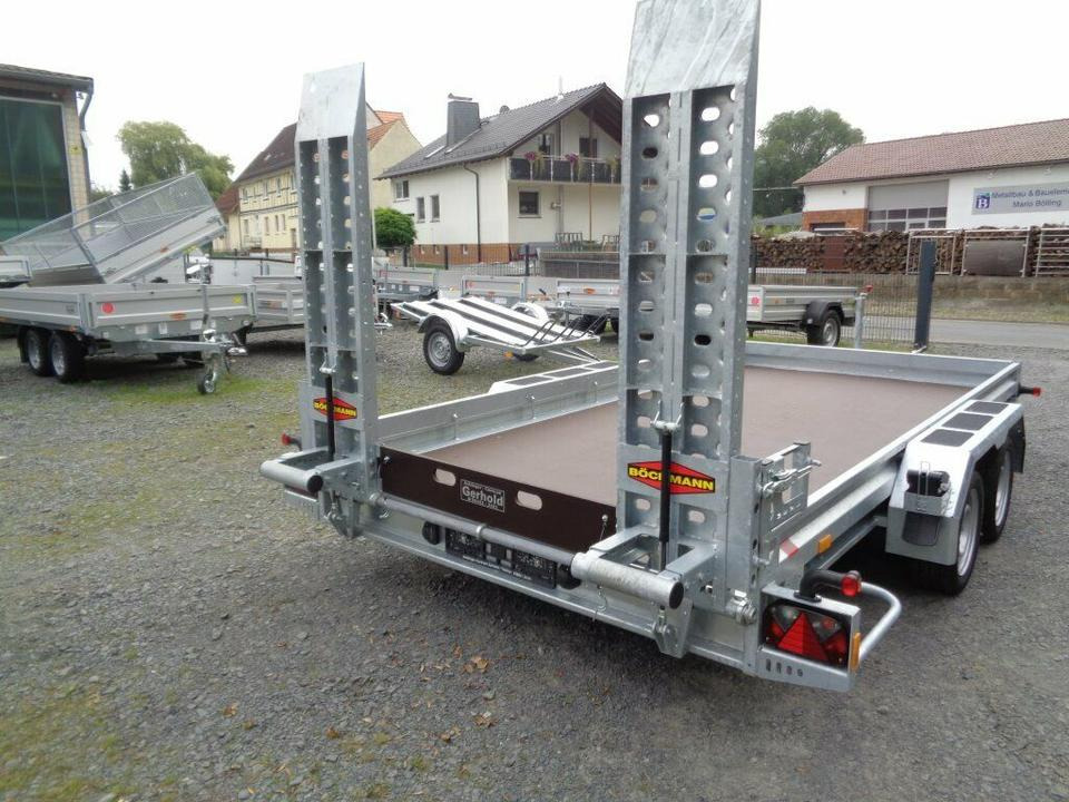 Böckmann PKW-Anhänger, 3,5 to. Baumaschinen Anhänger Minibagger - Gépszállító utánfutó: 2 kép. Böckmann PKW-Anhänger, 3,5 to. Baumaschinen Anhänger Minibagger - Gépszállító utánfutó: 2 kép.