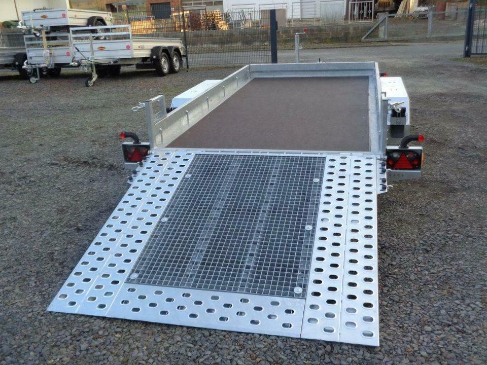 Böckmann, PKW-Anhänger, Baumaschinentransporter, 3,5 to. 100 km/h - Gépszállító utánfutó: 5 kép. Böckmann, PKW-Anhänger, Baumaschinentransporter, 3,5 to. 100 km/h - Gépszállító utánfutó: 5 kép.