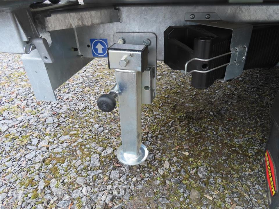 Böckmann PKW Anhänger, Dreiseitenkipper, 3,0 to. Elektrokipper, - Pótkocsi billenőplatós: 5 kép. Böckmann PKW Anhänger, Dreiseitenkipper, 3,0 to. Elektrokipper, - Pótkocsi billenőplatós: 5 kép.