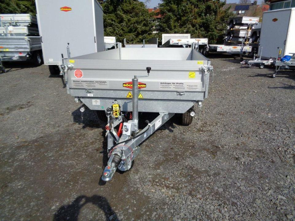 Böckmann PKW-Anhänger Elektro-Dreiseitenkipper DK-AL 2516/27P - Pótkocsi billenőplatós: 5 kép. Böckmann PKW-Anhänger Elektro-Dreiseitenkipper DK-AL 2516/27P - Pótkocsi billenőplatós: 5 kép.