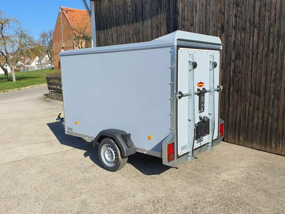 Böckmann PKW-Anhänger Koffer 1,35t Auffahrrampe Ladehöhe 42cm - Autó utánfutó: 5 kép. Böckmann PKW-Anhänger Koffer 1,35t Auffahrrampe Ladehöhe 42cm - Autó utánfutó: 5 kép.