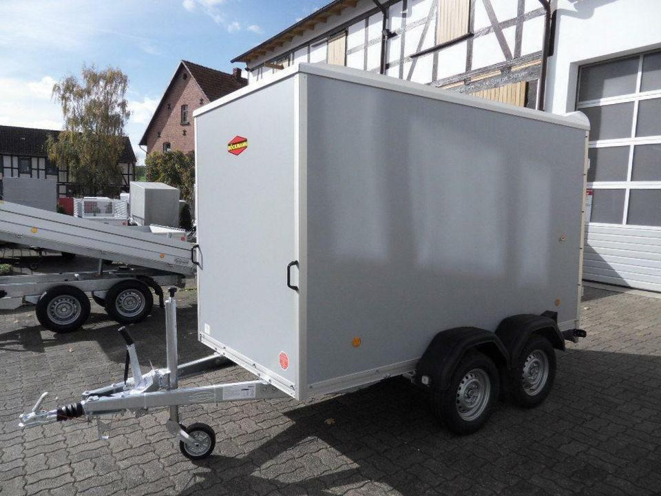 Böckmann PKW-Anhänger Koffer KT 3015/20 M - Pótkocsi dobozos: 1 kép. Böckmann PKW-Anhänger Koffer KT 3015/20 M - Pótkocsi dobozos: 1 kép.