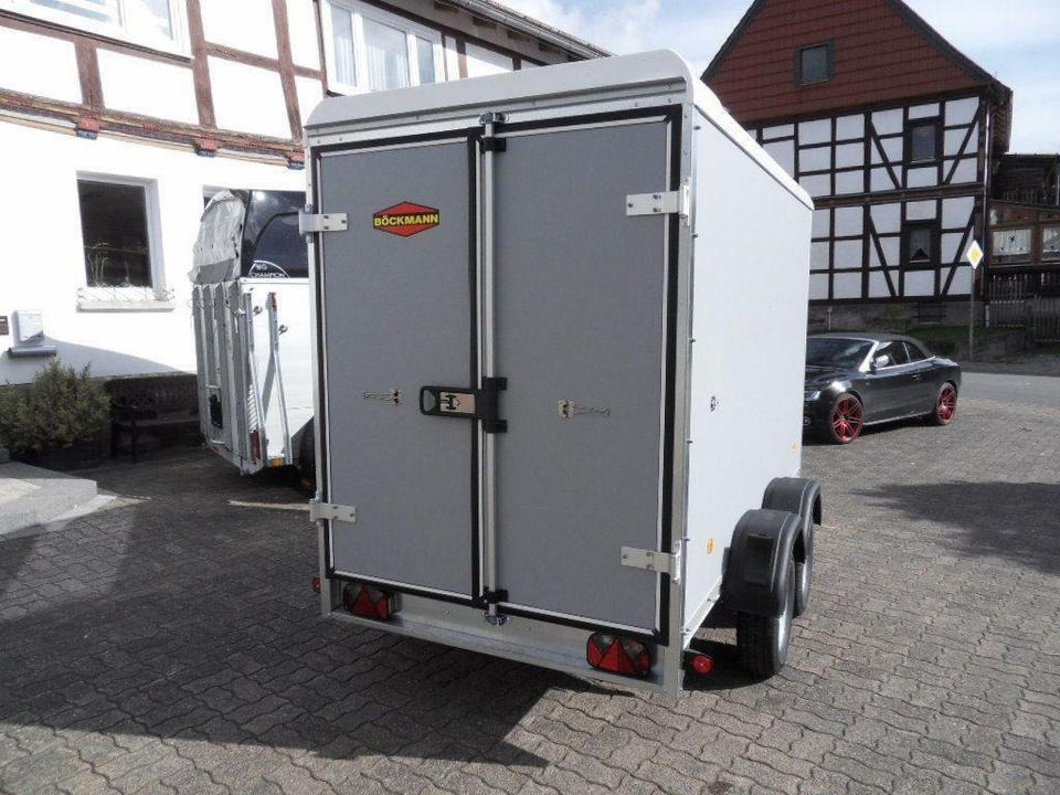 Böckmann PKW-Anhänger Koffer KT 3015/20 M - Pótkocsi dobozos: 4 kép. Böckmann PKW-Anhänger Koffer KT 3015/20 M - Pótkocsi dobozos: 4 kép.