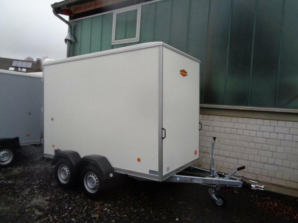 Böckmann PKW-Anhänger Kofferanhänger 2,0 to. 100 km/h - Pótkocsi dobozos: 1 kép. Böckmann PKW-Anhänger Kofferanhänger 2,0 to. 100 km/h - Pótkocsi dobozos: 1 kép.