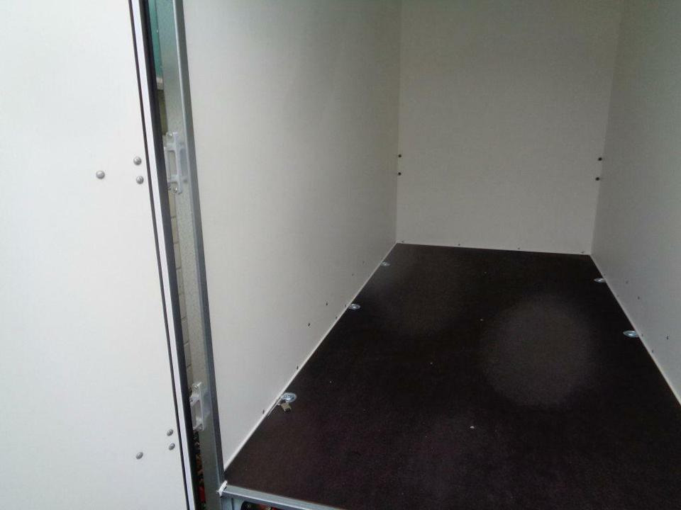 Böckmann PKW-Anhänger Kofferanhänger 2,0 to. 100 km/h - Pótkocsi dobozos: 4 kép. Böckmann PKW-Anhänger Kofferanhänger 2,0 to. 100 km/h - Pótkocsi dobozos: 4 kép.