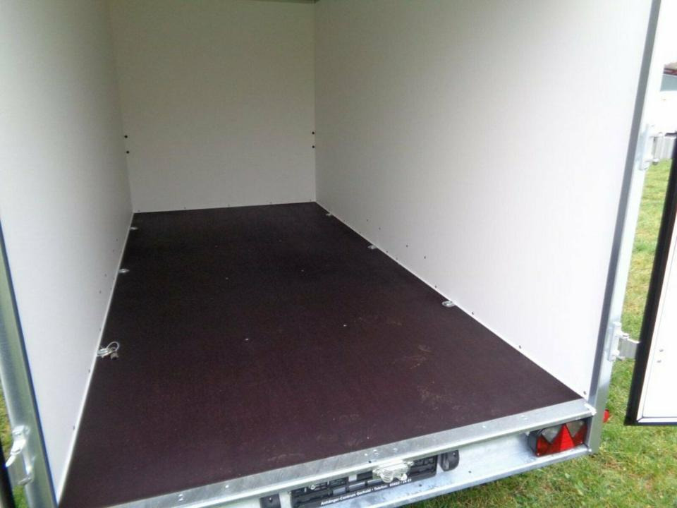 Böckmann, PKW Anhänger, Kofferanhänger KT 4018/27 H, 100 km/h - Pótkocsi dobozos: 5 kép. Böckmann, PKW Anhänger, Kofferanhänger KT 4018/27 H, 100 km/h - Pótkocsi dobozos: 5 kép.