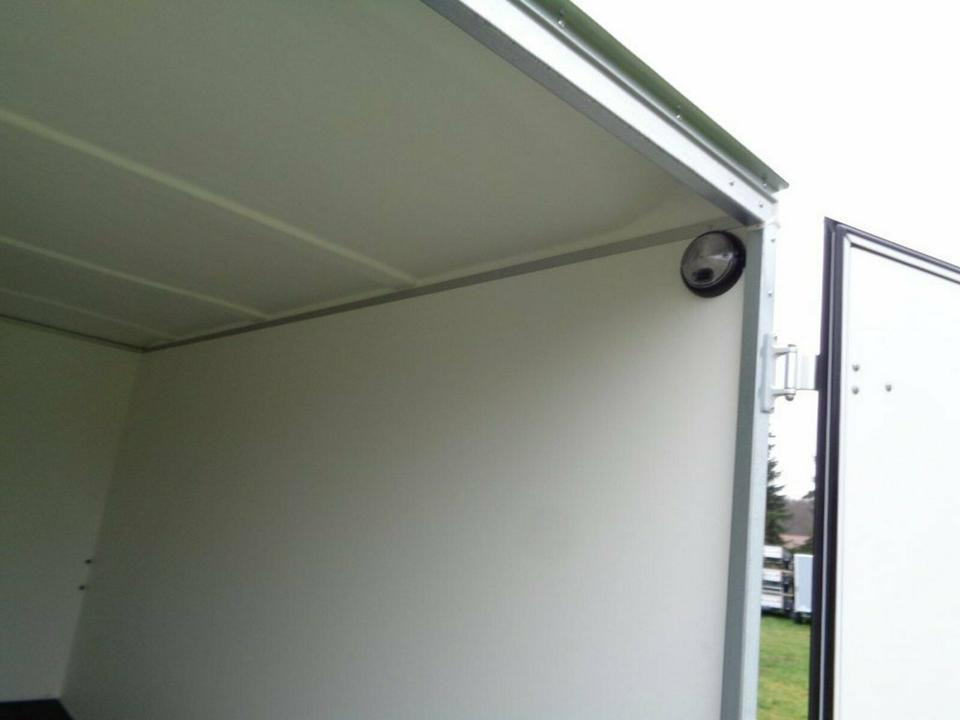 Böckmann, PKW Anhänger, Kofferanhänger KT 4018/27 H, 100 km/h - Pótkocsi dobozos: 4 kép. Böckmann, PKW Anhänger, Kofferanhänger KT 4018/27 H, 100 km/h - Pótkocsi dobozos: 4 kép.