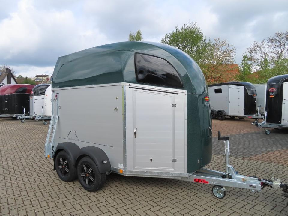 Böckmann Pferdeanhänger Champion R Flügeltür Saka. 100km/h - Lószállító utánfutó: 3 kép. Böckmann Pferdeanhänger Champion R Flügeltür Saka. 100km/h - Lószállító utánfutó: 3 kép.