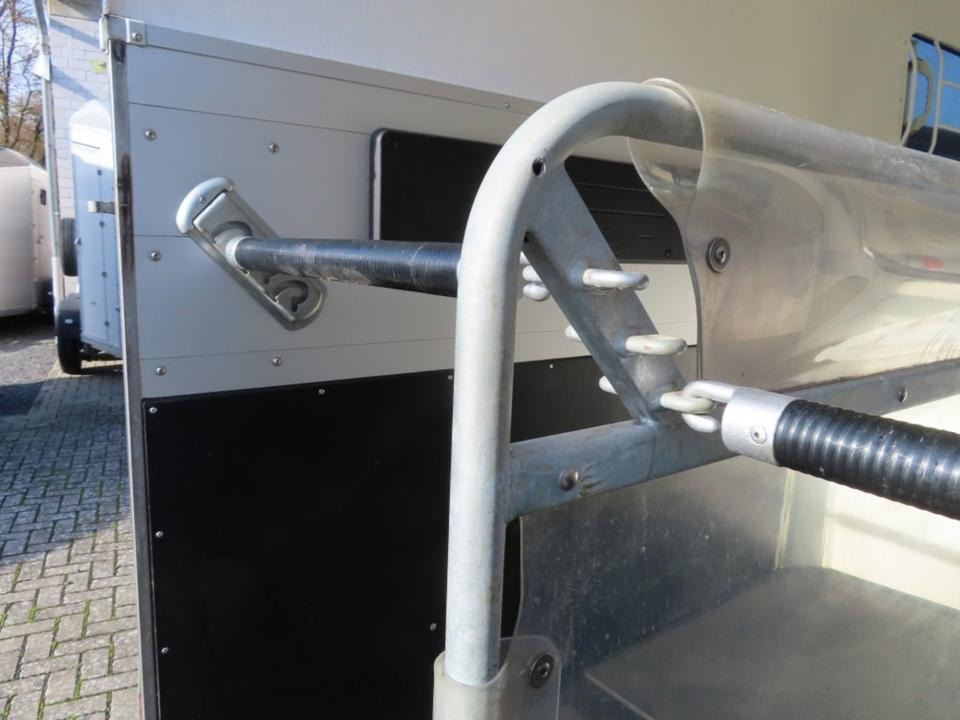 Böckmann, Pferdeanhänger, Champion R, top, SaKa. 100 km/h - Lószállító utánfutó: 4 kép. Böckmann, Pferdeanhänger, Champion R, top, SaKa. 100 km/h - Lószállító utánfutó: 4 kép.