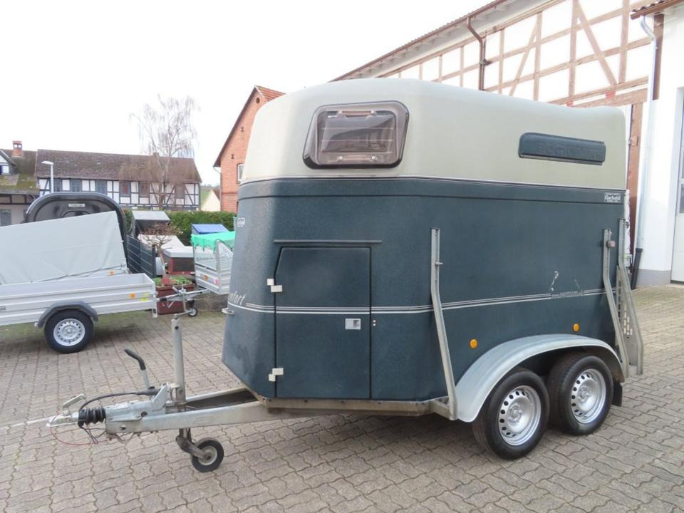 Böckmann Pferdeanhänger, Comfort, Alub. Sattelk. 100 km/h - Lószállító utánfutó: 1 kép. Böckmann Pferdeanhänger, Comfort, Alub. Sattelk. 100 km/h - Lószállító utánfutó: 1 kép.