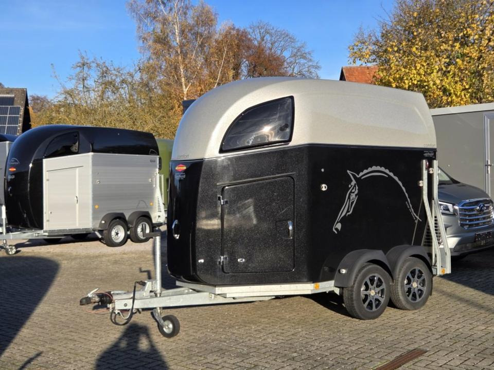 Böckmann Pferdeanhänger, Comfort, Alub. Sattelk. 100 km/h, top - Lószállító utánfutó: 1 kép. Böckmann Pferdeanhänger, Comfort, Alub. Sattelk. 100 km/h, top - Lószállító utánfutó: 1 kép.