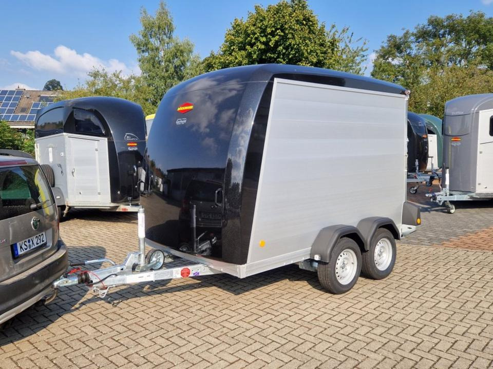 Kofferanhänger Geschlossen Umzug Leihanhänger Miete Transport 2t - Pótkocsi dobozos: 4 kép. Kofferanhänger Geschlossen Umzug Leihanhänger Miete Transport 2t - Pótkocsi dobozos: 4 kép.