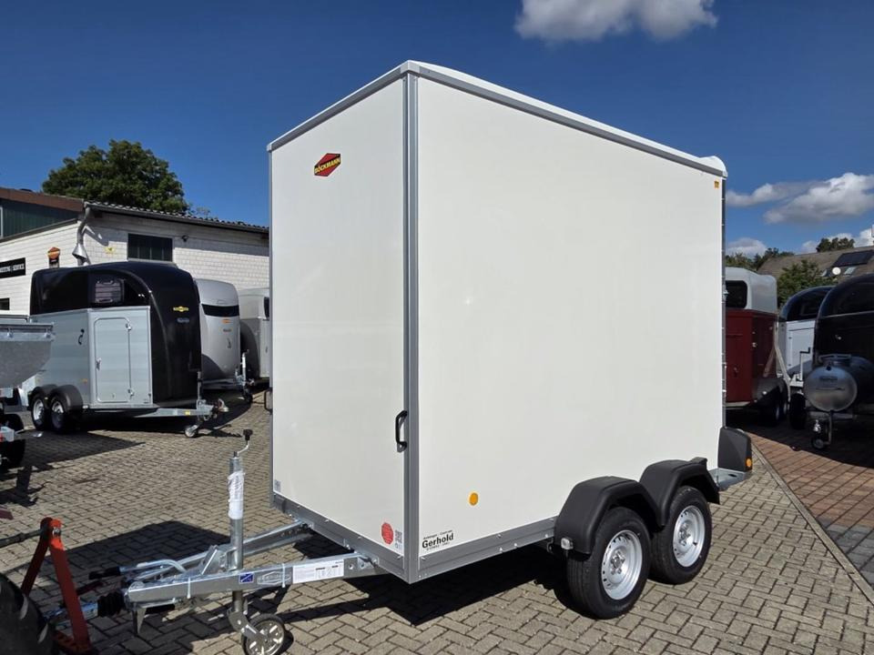 Kofferanhänger PKW-Anhänger Böckmann KT 3015/27 Innenhöhe 2400mm - Pótkocsi dobozos: 2 kép. Kofferanhänger PKW-Anhänger Böckmann KT 3015/27 Innenhöhe 2400mm - Pótkocsi dobozos: 2 kép.