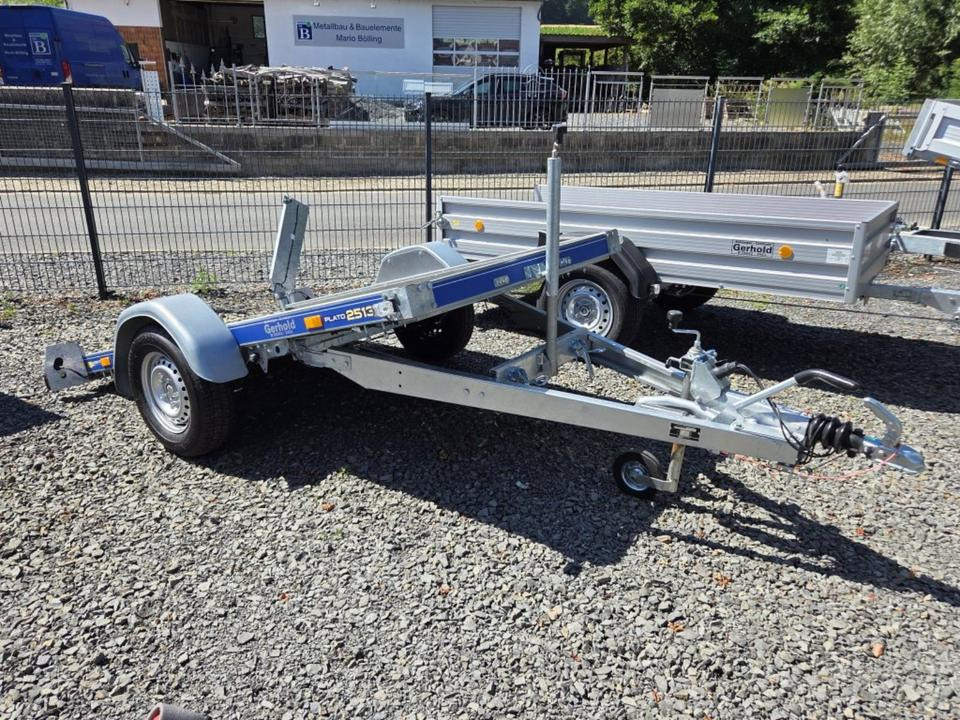 PKW-Anhänger 13 Stützrad Kippbar Motorrad Rasenmäher Quad 100km/h - Motorszállító utánfutó: 5 kép. PKW-Anhänger 13 Stützrad Kippbar Motorrad Rasenmäher Quad 100km/h - Motorszállító utánfutó: 5 kép.